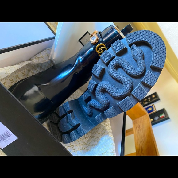 GG Brand Black Boot - Picture 1 of 5